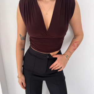 Kadın Vatkalı Kolsuz V Yaka Drapeli Crop Bluz Likralı Fit - Kahverengi