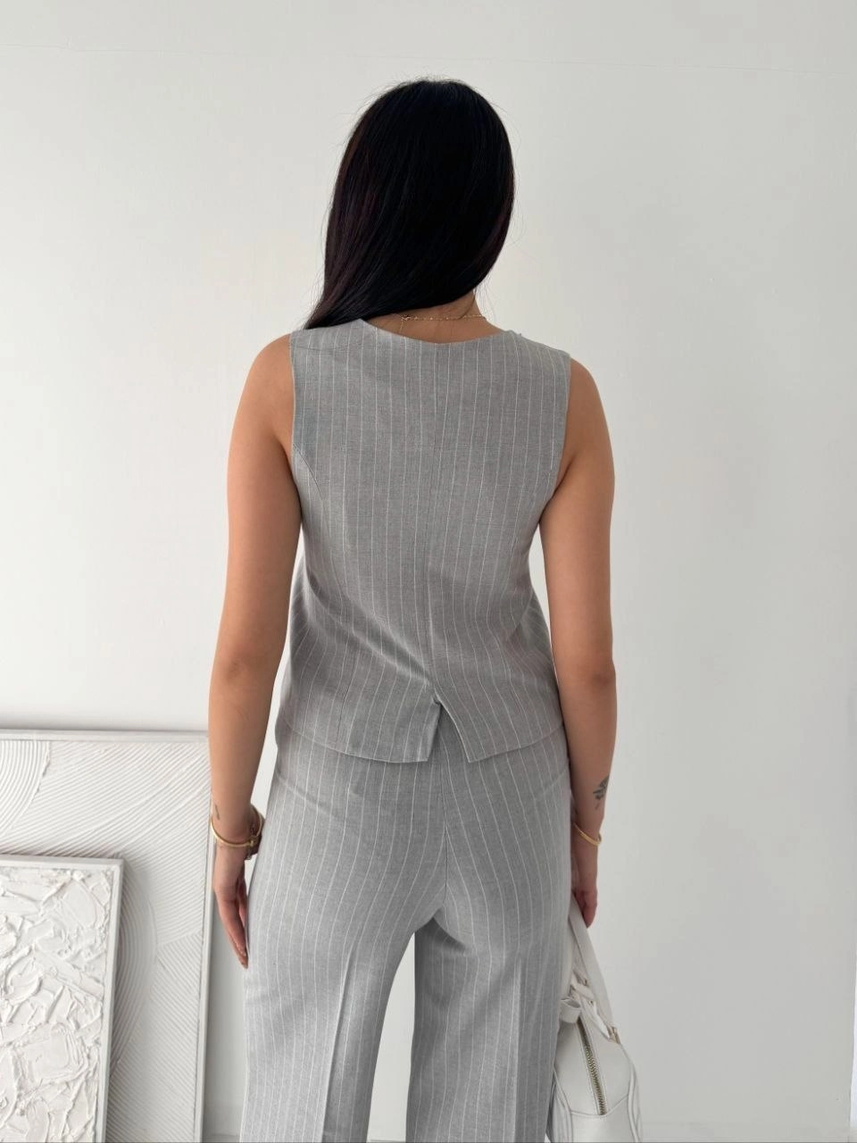 69dba976495cb-43192512-sw960sh1280 Kadın Çizgili Tansel Kumaş Yelek Pantolon İkili Takım Ofis Şık Modern - Gri - Görsel 2