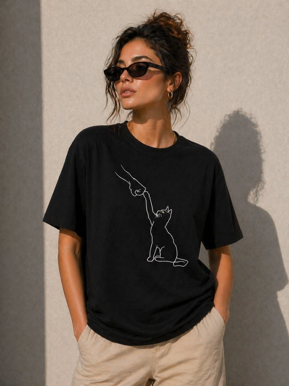 69f3328402cf5-43046170-sw960sh1280 Kadın Minimal Kedi Çizim Baskılı Tişört Kısa Kol Yazlık T-Shirt - Siyah - Görsel 2