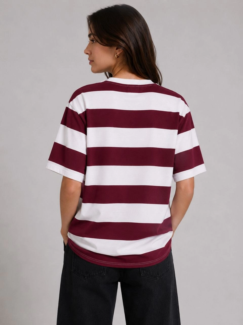 6a00c65ecae00-95279115-sw960sh1280 Kadın Çizgili Oversize Tişört Bisiklet Yaka Kısa Kol Yazlık T-Shirt - Bordo - Görsel 2