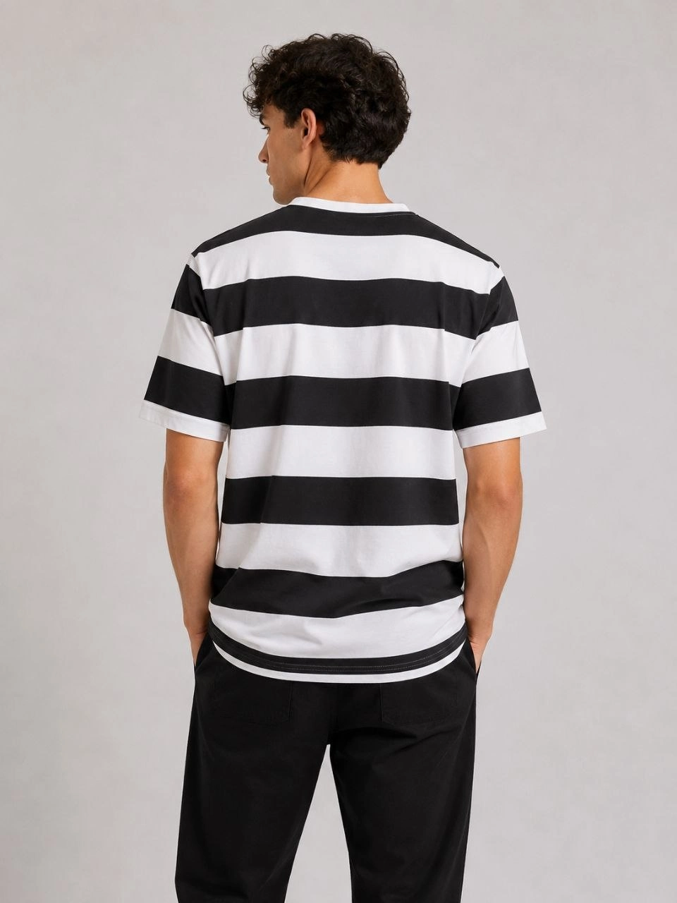 6a00d5bb16c89-54538945-sw960sh1280 Erkek Çizgili Oversize Tişört Bisiklet Yaka Kısa Kol Yazlık T-Shirt - Siyah - Görsel 2