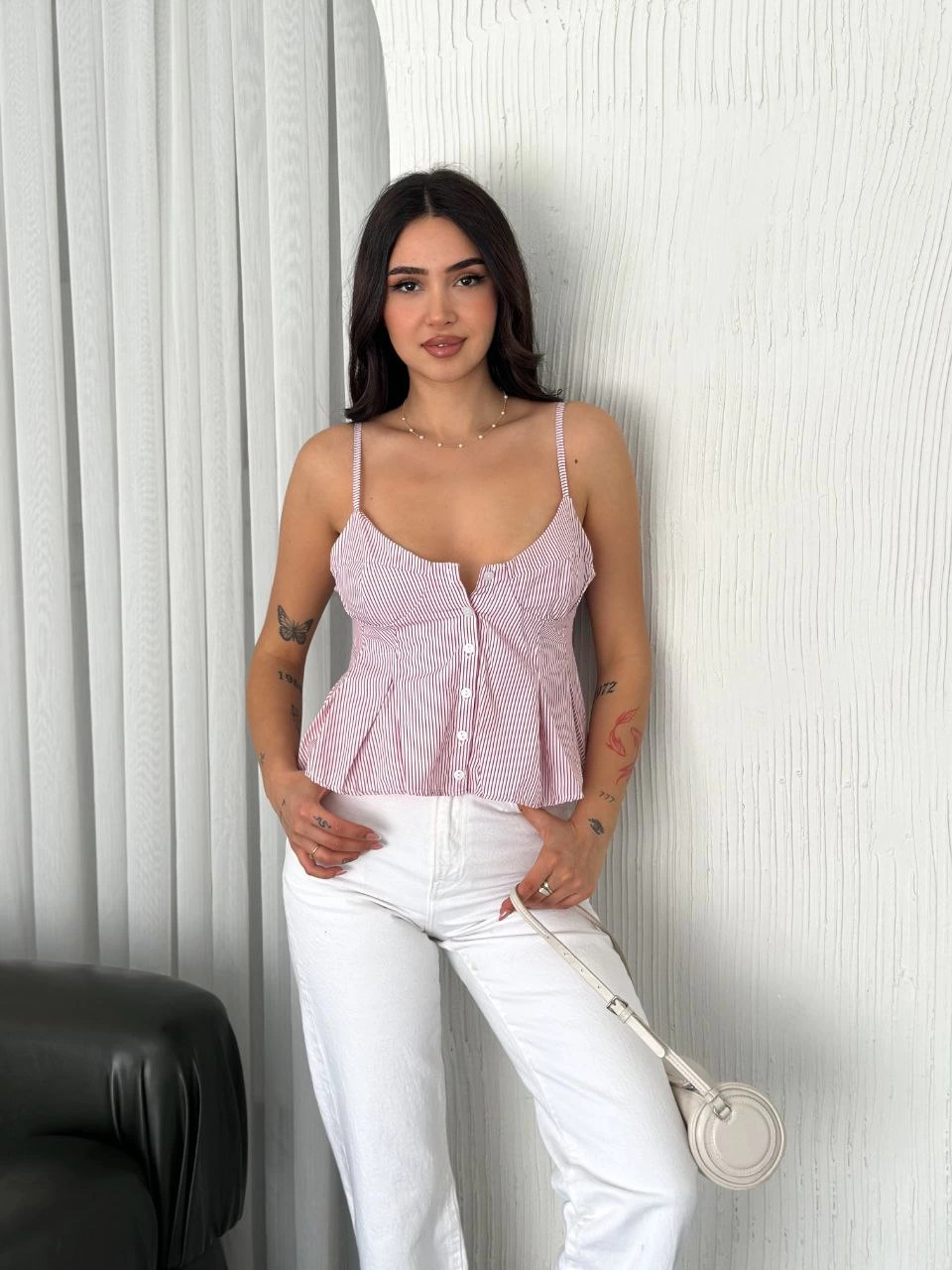 askili-dekolte-derayli-crop-kirmizi-39611669-sw960sh1280 Kadın Askılı Dekolte deraylı crop - Kırmızı - Görsel 2