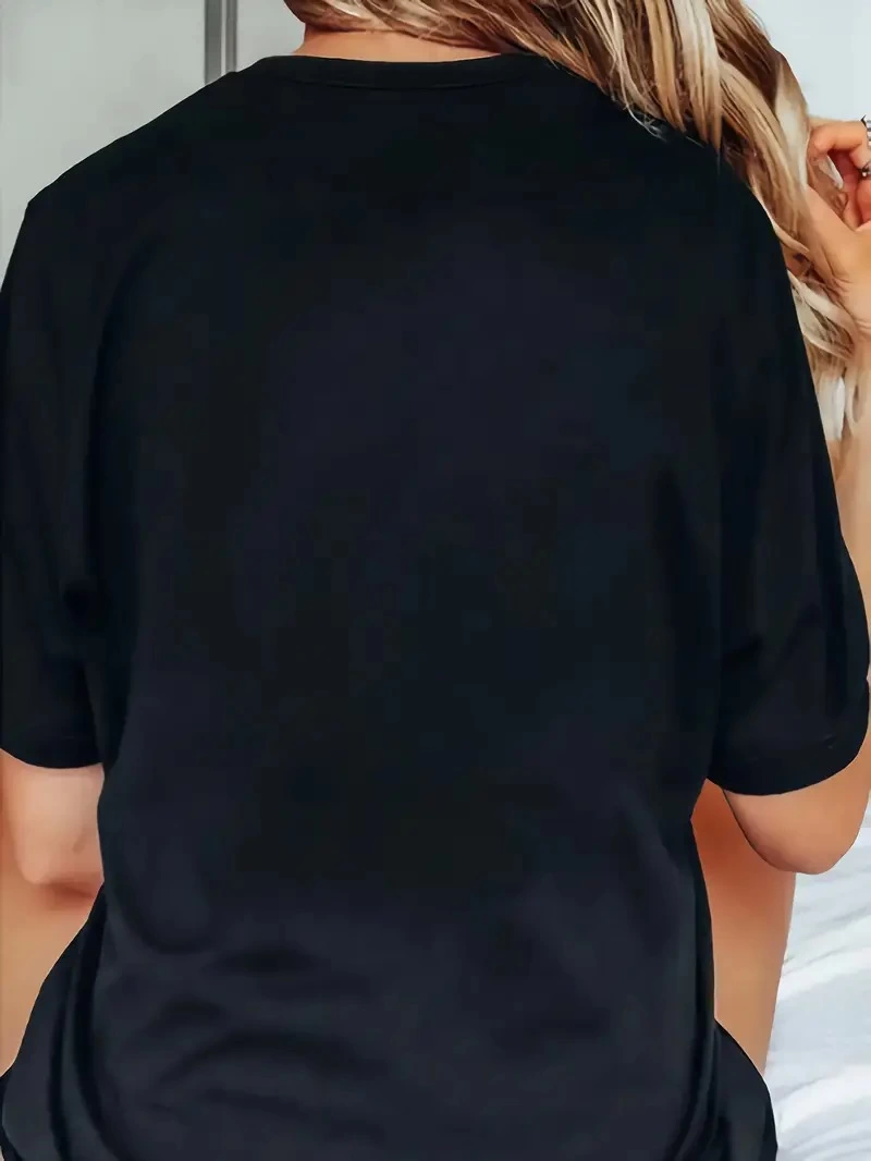 baskili-oversize-bisiklet-yaka-t-shirt-siyah-28150894-sw800sh1066 Kadın Kısa Kol Yazlık Tişört Bisiklet Yaka Baskılı Oversize T-Shirt - Siyah - Görsel 2