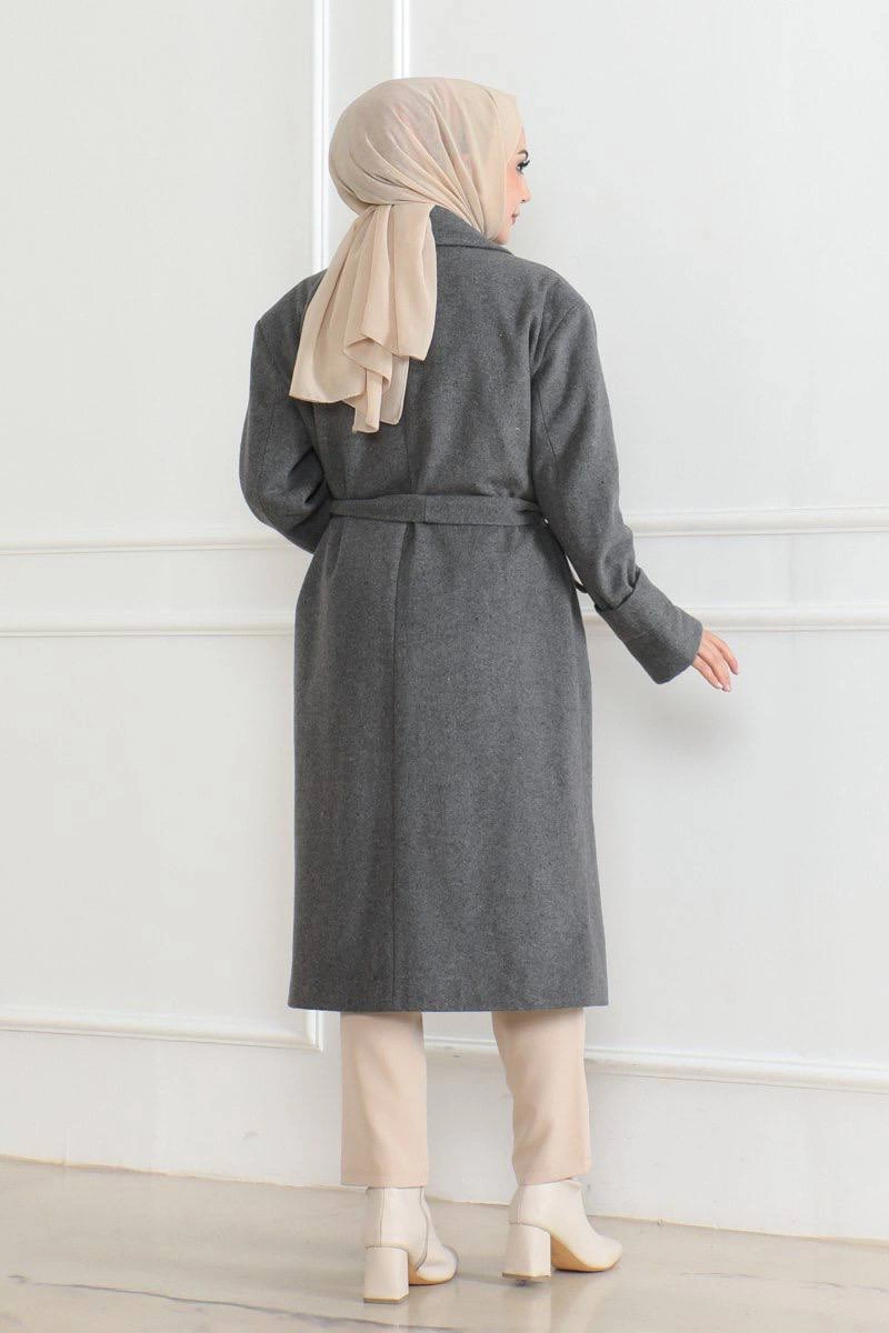 beli-kusakli-yunlu-dokuma-kasmir-kaban-gri-50739324-sw800sh1200 Kadın Kaşe Kaban Uzun Boy Kruvaze Yaka Kuşaklı Tesettür Kaşe Kaban Astarlı Yünlü - Gri - Görsel 2