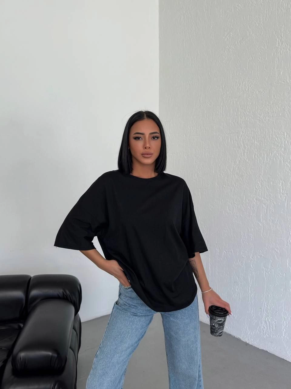 duz-biskilet-yaka-t-shirt-siyah-42637420-sw960sh1280 Kadın Düz T-Shirt Kısa Kol Bisiklet Yaka Oversize Tişört - Siyah - Görsel 2