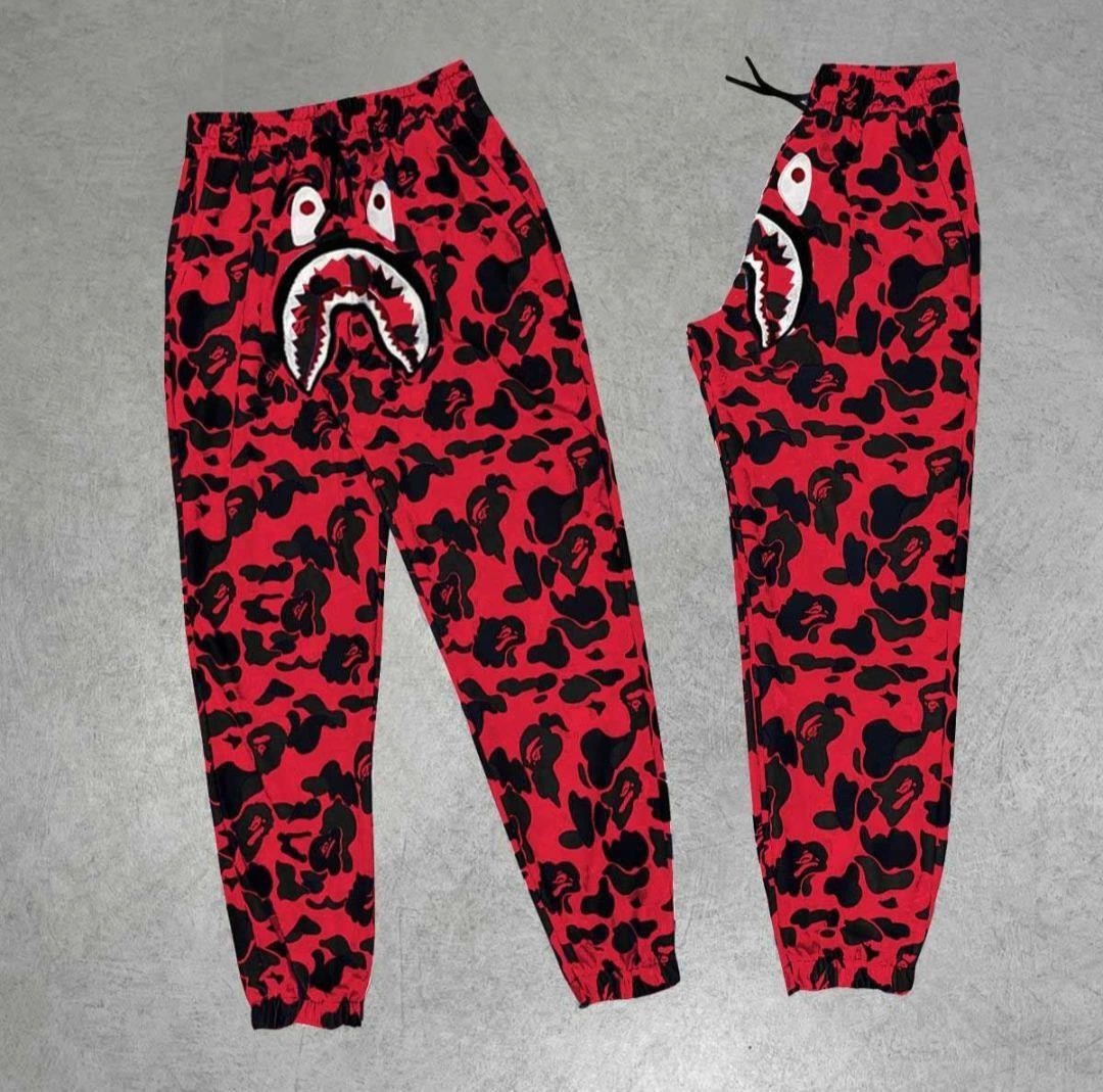 erkek-bape-shark-dijital-baskili-esofman-alti-kirmizi-189547071-sw1080sh1069 Erkek Pubg Bape x Shark Eşofman Altı - Kırmızı