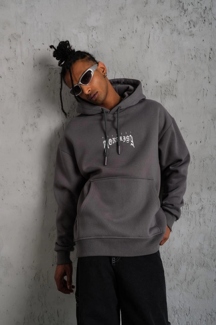 erkek-baskili-kapusonlu-ve-kanguru-cepli-sweat-gri-241869593-sw853sh1280 Erkek 3 İplik Pamuklu Kapüşonlu Baskılı Cepli Oversize Sweatshirt Hoodie - Gri - Görsel 2