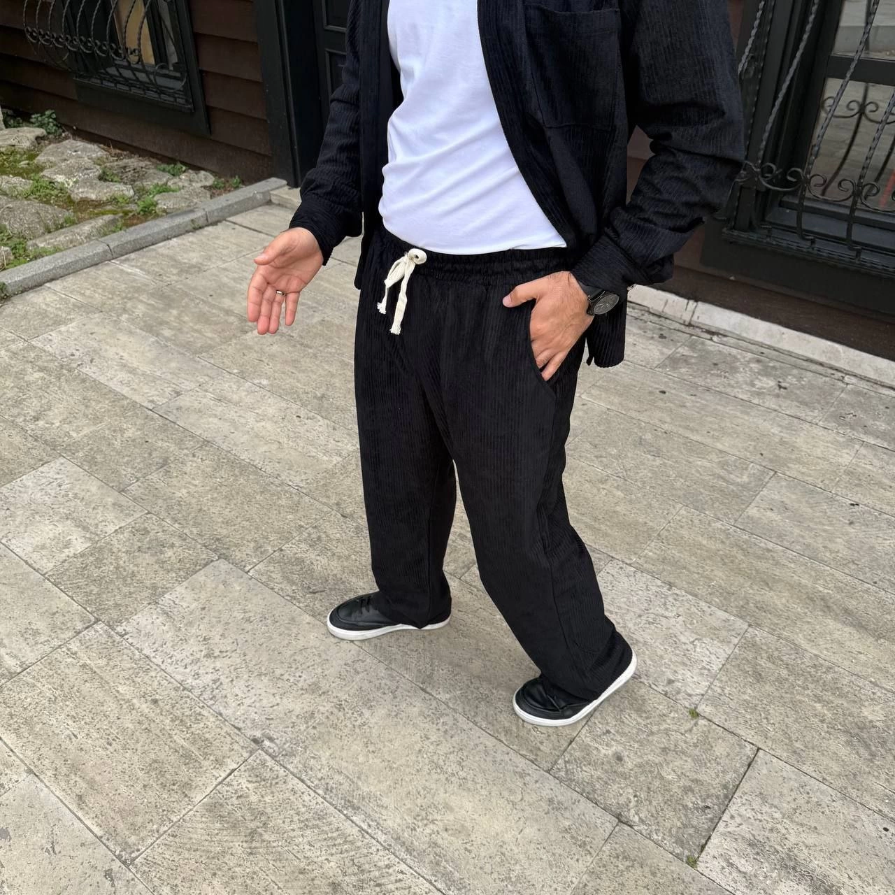 erkek-fitilli-kadife-cepli-buggy-pantolon-oversize-rahat-kalip-siyah-70435776-sw1280sh1280 Erkek Fitilli Kadife Cepli Buggy Pantolon Oversize Rahat Kalıp - Siyah - Görsel 2