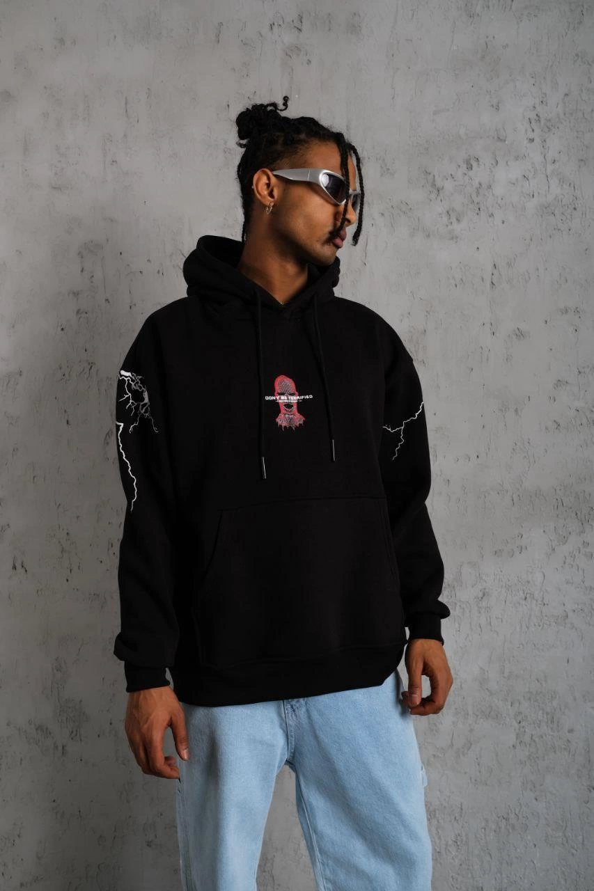erkek-maske-baskili-kapusonlu-sweat-siyah-254648120-sw853sh1280 Erkek 3 İplik Pamuklu Kapüşonlu Baskılı Cepli Oversize Sweatshirt Hoodie - Siyah - Görsel 2