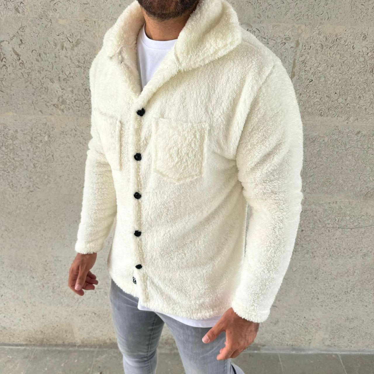 erkek-pelus-polar-hirka-gomlek-yakali-ilik-dugmeli-gogus-cepli-yumusak-dokulu-kislik-regular-fit-rahat-gunluk-model-beyaz-68906137-sw1280sh1280 Erkek Pelüş Polar Hırka Gömlek Yakalı İlik Düğmeli Göğüs Cepli Yumuşak Dokulu - Beyaz - Görsel 2