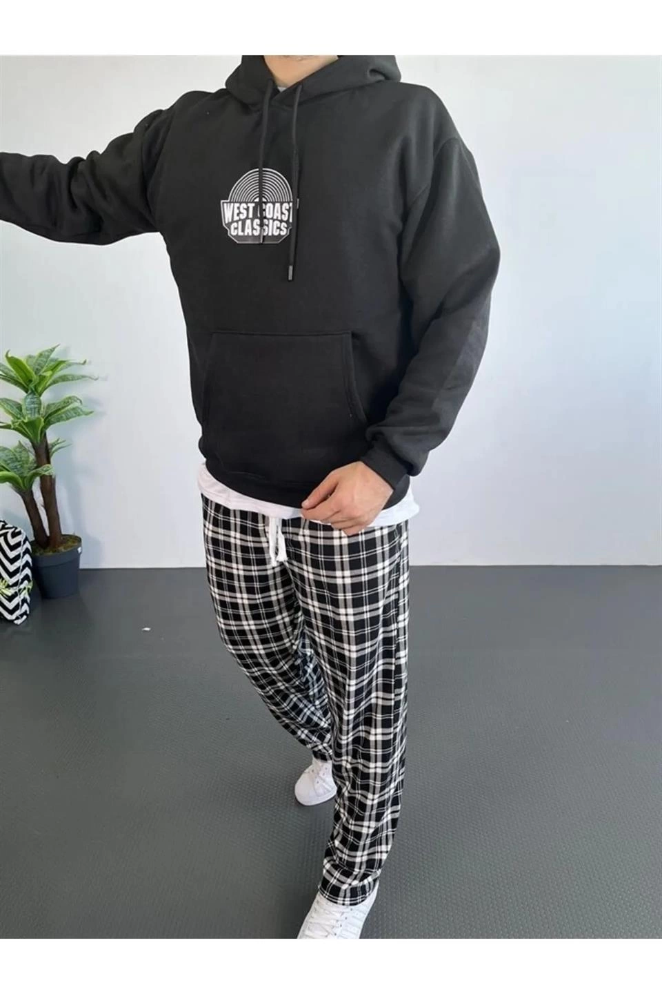 erkek-sirt-baskili-kapusonlu-uc-iplik-oversize-sweatshirt-siyah-114065076-sw960sh1440 Erkek 3 İplik Pamuklu Kapüşonlu Baskılı Cepli Oversize Sweatshirt Hoodie - Siyah