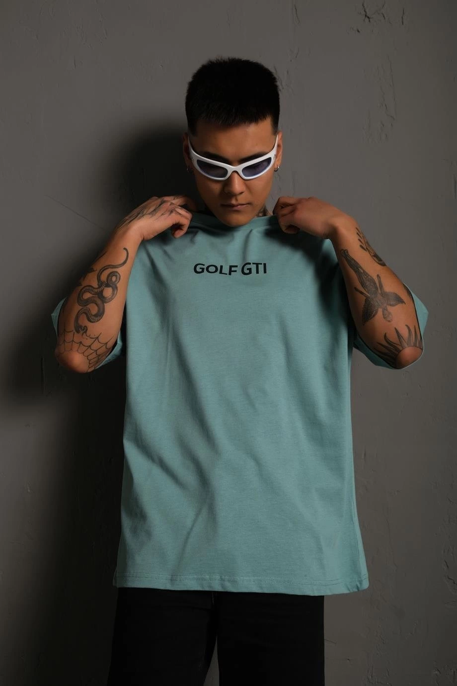 erkek-sirt-golf-gti-baskili-oversize-t-shirt-mint-yesili-77572936-sw920sh1380 Erkek Oversize Tişört Golf GTI Retro Araba Baskılı T-shirt - Mint Yeşili - Görsel 2