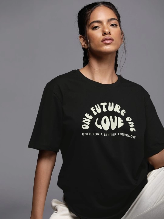 kadin-baskili-oversize-t-shirt-siyah-45703834-sw540sh720 Kadın Baskılı T-Shirt Kısa Kol Bisiklet Yaka Oversize Rahat Kalıp Tişört - Siyah