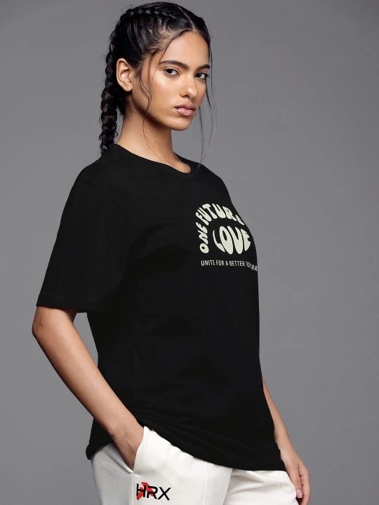 kadin-baskili-oversize-t-shirt-siyah-81681361-sw540sh720 Kadın Baskılı T-Shirt Kısa Kol Bisiklet Yaka Oversize Rahat Kalıp Tişört - Siyah - Görsel 2
