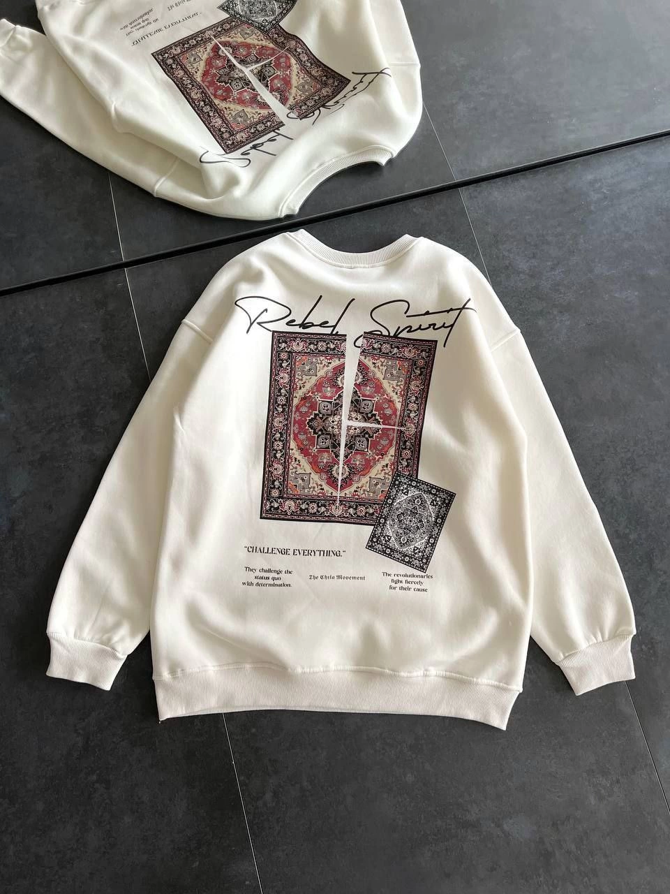 kadin-bisiklet-yaka-baskili-sweatshirt-beyaz-96146791-sw960sh1280 Kadın Bisiklet Yaka Kilim Halı Baskılı 3 İplik Pamuklu Sweatshirt - Beyaz - Görsel 2