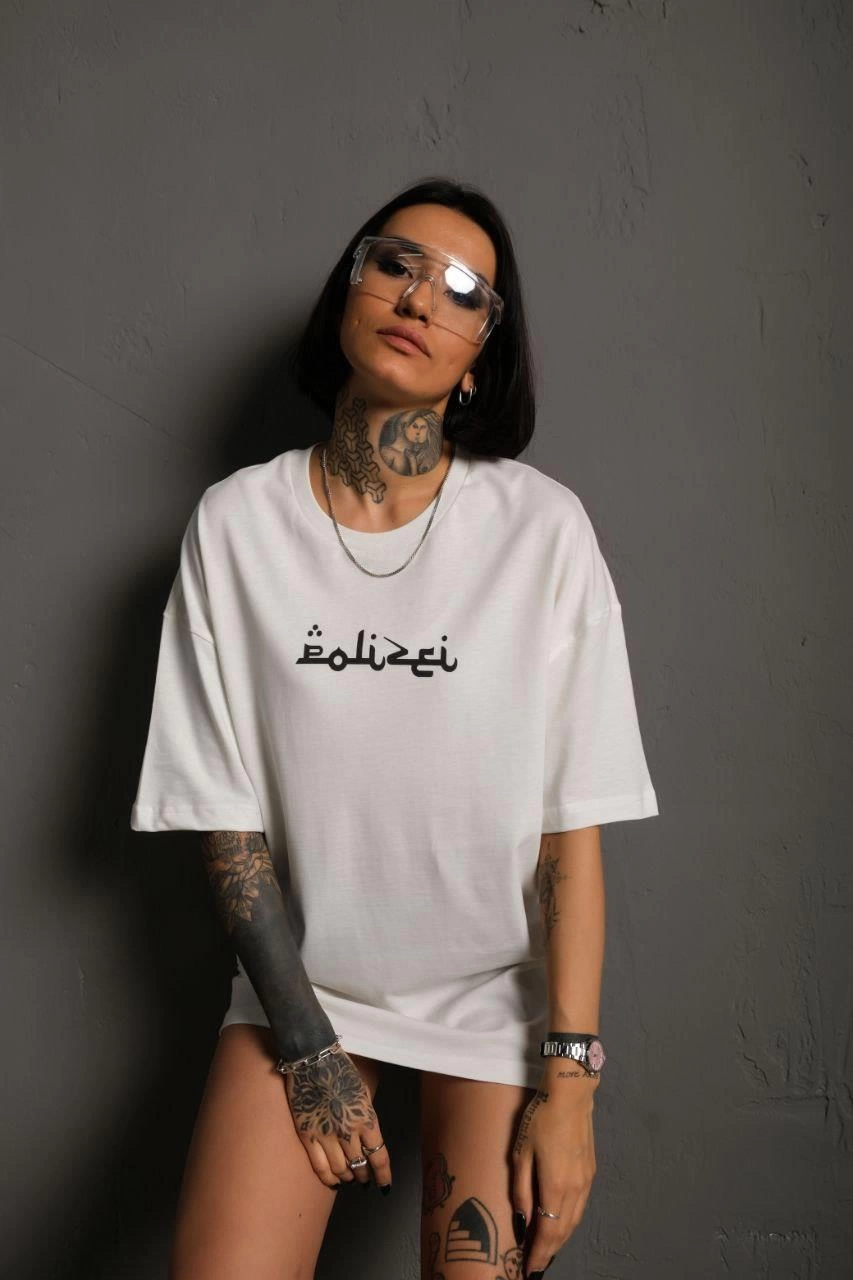 kadin-bisiklet-yakali-sirt-baskili-oversize-t-shirt-beyaz-219559131-sw853sh1280 Kadın Bisiklet Yakalı Sırt Baskılı Kısa kol Oversize T-Shirt - Beyaz - Görsel 2