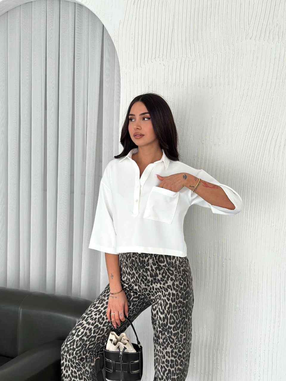 kadin-crop-yakali-gomlek-uc-ceyrek-sleeve-kol-beyaz-4111629-sw960sh1280 Krep Kadın Crop Yakalı Gömlek İlik Düğmeli Üç Çeyrek Sleeve Kol - Beyaz
