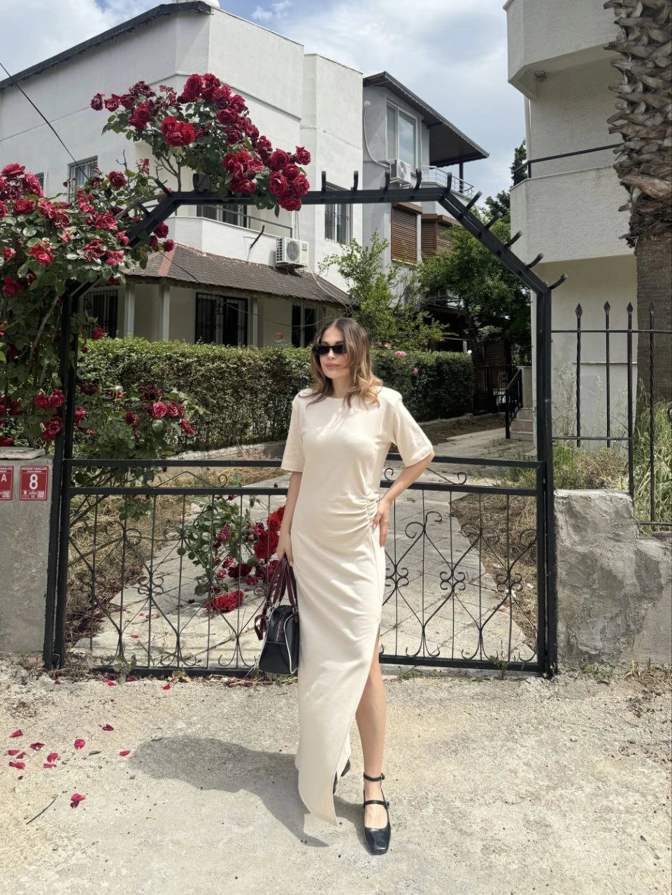 kadin-kisa-kollu-uzun-yandan-yirtmacli-elbise-beyaz-2876579-sw961sh1280 Kadın Kısa Kollu Uzun Yandan Yırtmaçlı Elbise - Bej