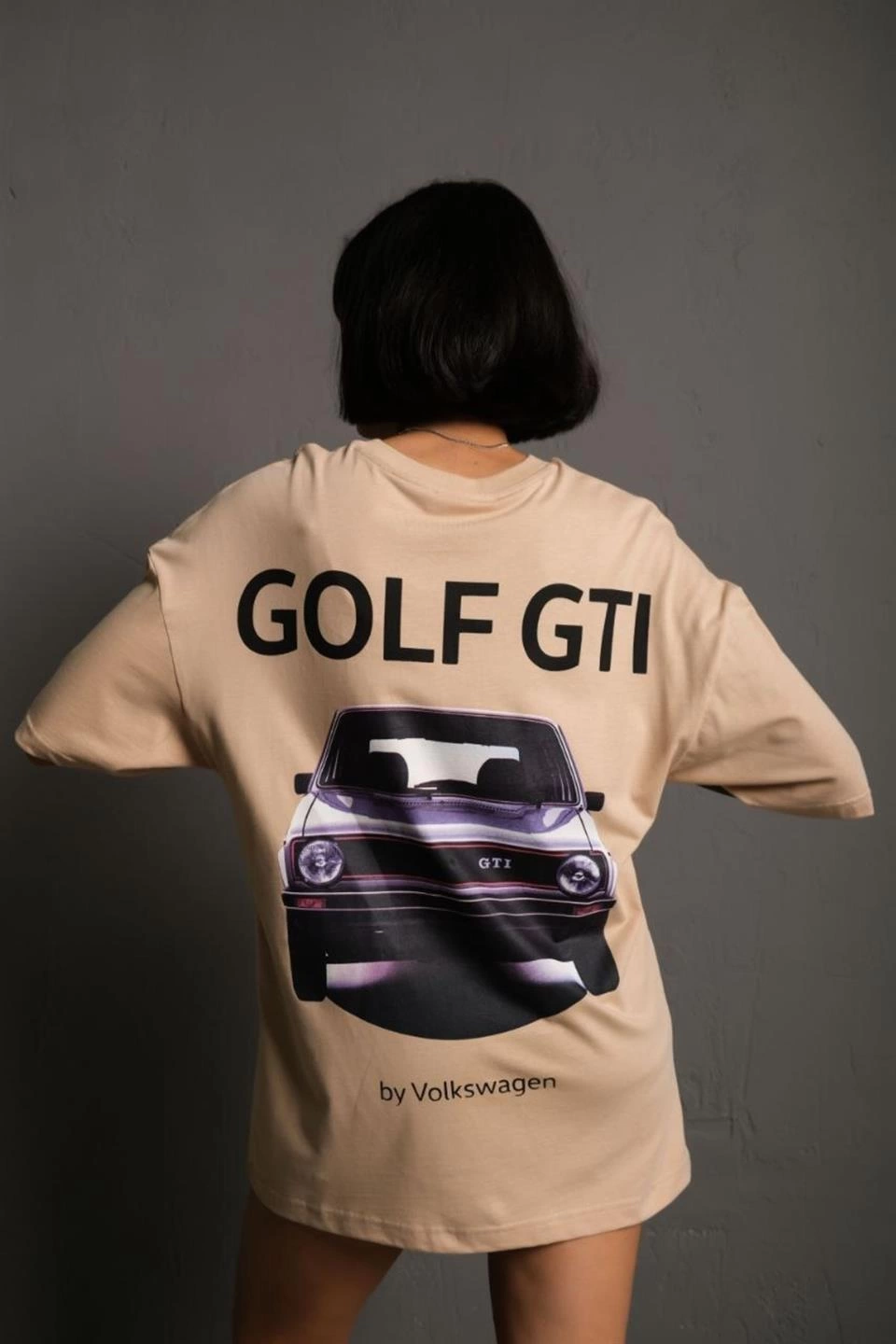 kadin-sirt-baskili-oversize-t-shirt-bej-115646493-sw960sh1440 Kadın Oversize Tişört Golf GTI Retro Araba Baskılı T-shirt - Bej