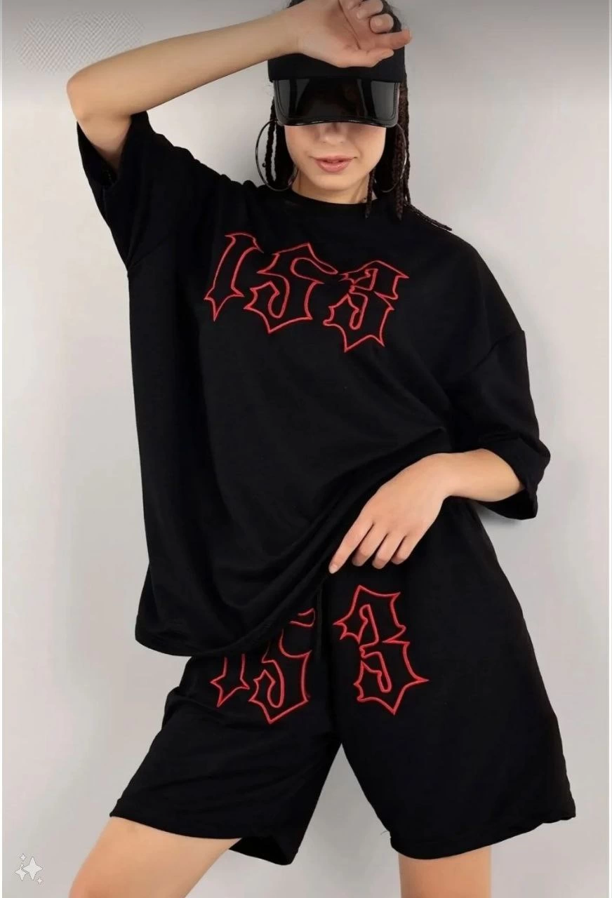 kadin-unisex-nakis-islemeli-sort-takim-siyah-76994445-sw872sh1280 Kadın Nakış İşlemeli Şort Kısa kol Alt-Üst Takım - Siyah