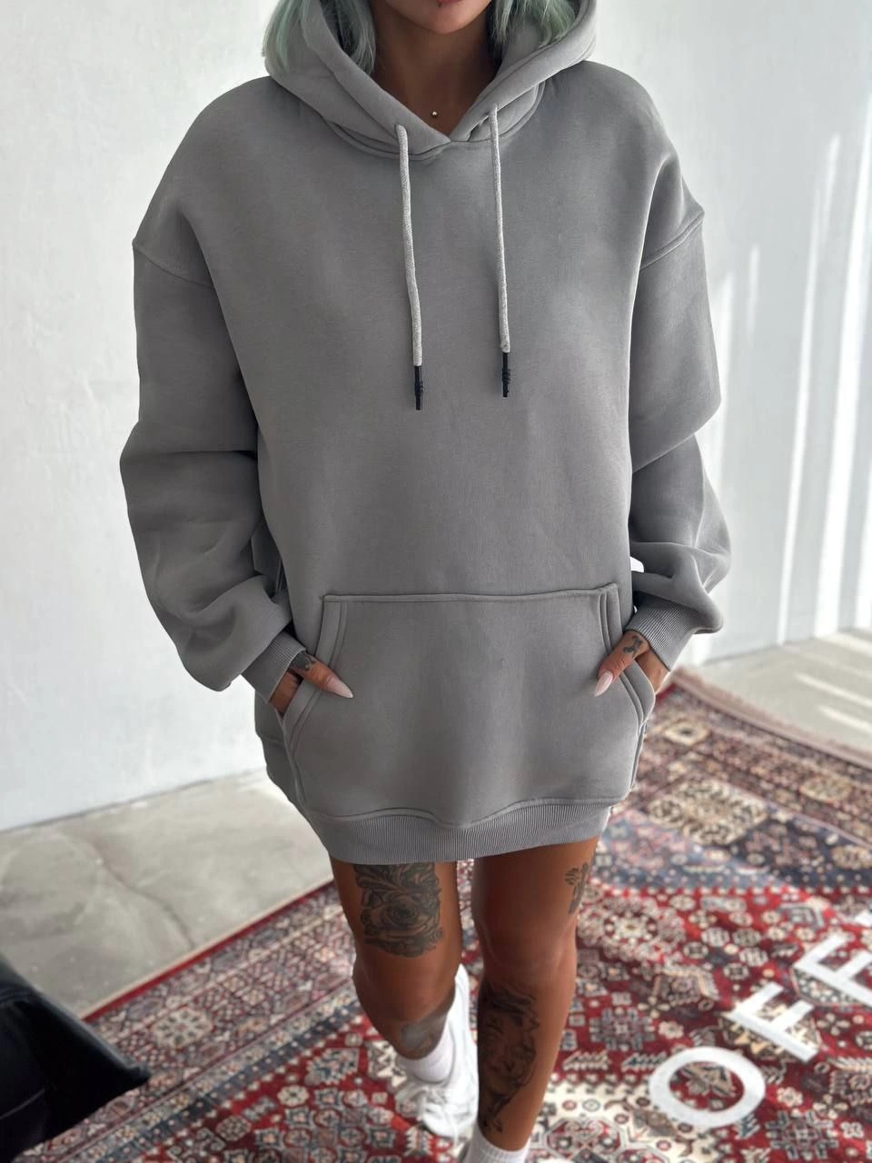kapsonlu-uc-iplik-penye-basic-sweatshirt-boyali-gri-33289848-sw960sh1280 Kadın Kapüşonlu Kanguru Cepli 3 İplik Pamuklu Oversize Hoodie Sweatshirt - Boyalı Gri