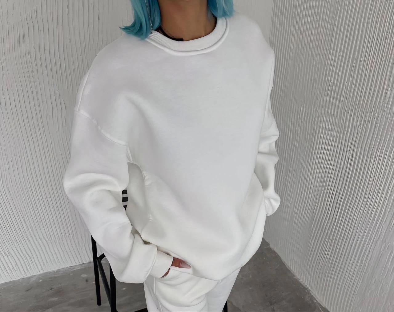 kislik-bisiklet-yaka-uc-iplik-basic-sweatshirt-beyaz-8672494-sw1280sh1012 Kadın Bisiklet Yaka 3 İplik Pamuklu Basic SweatShirt - Beyaz - Görsel 2