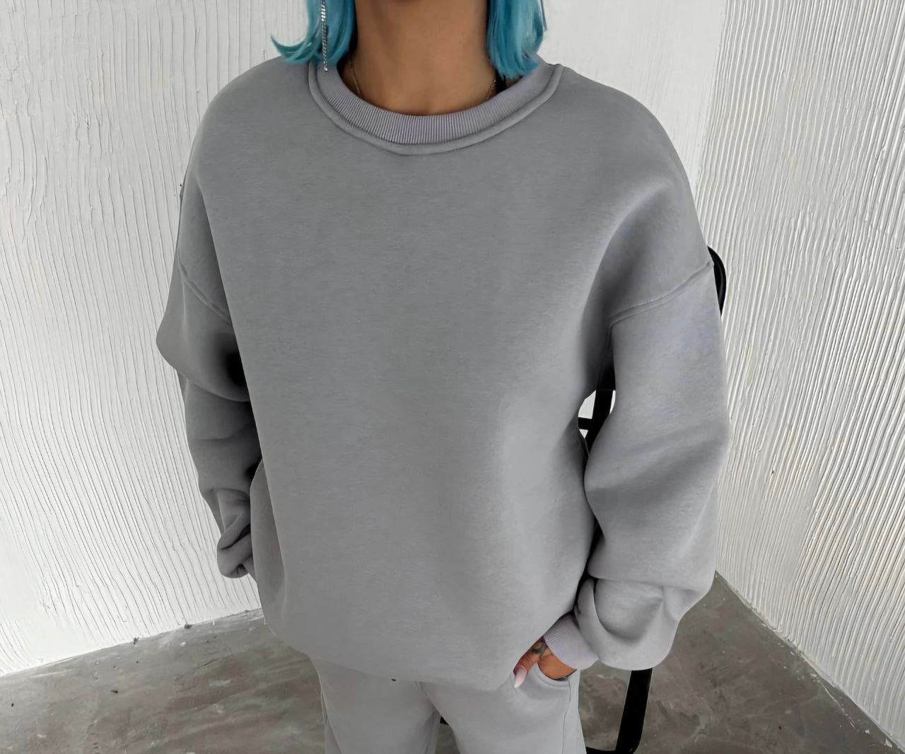 kislik-bisiklet-yaka-uc-iplik-basic-sweatshirt-gri-79520169-sw1280sh1066 Kadın Bisiklet Yaka 3 İplik Pamuklu Basic SweatShirt - Gri - Görsel 2