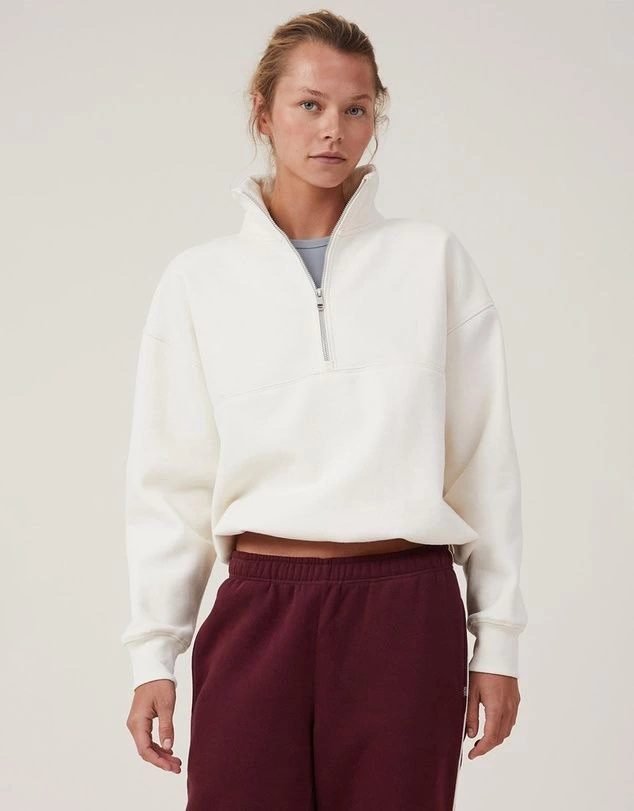 oversize-yarim-farmuarli-yakali-basic-sweatshirt-beyaz-25549899-sw634sh811 Kadın 3 İplik Pamuklu Oversize Yarım Fermuarlı Yakalı Basic Sweatshirt - Beyaz