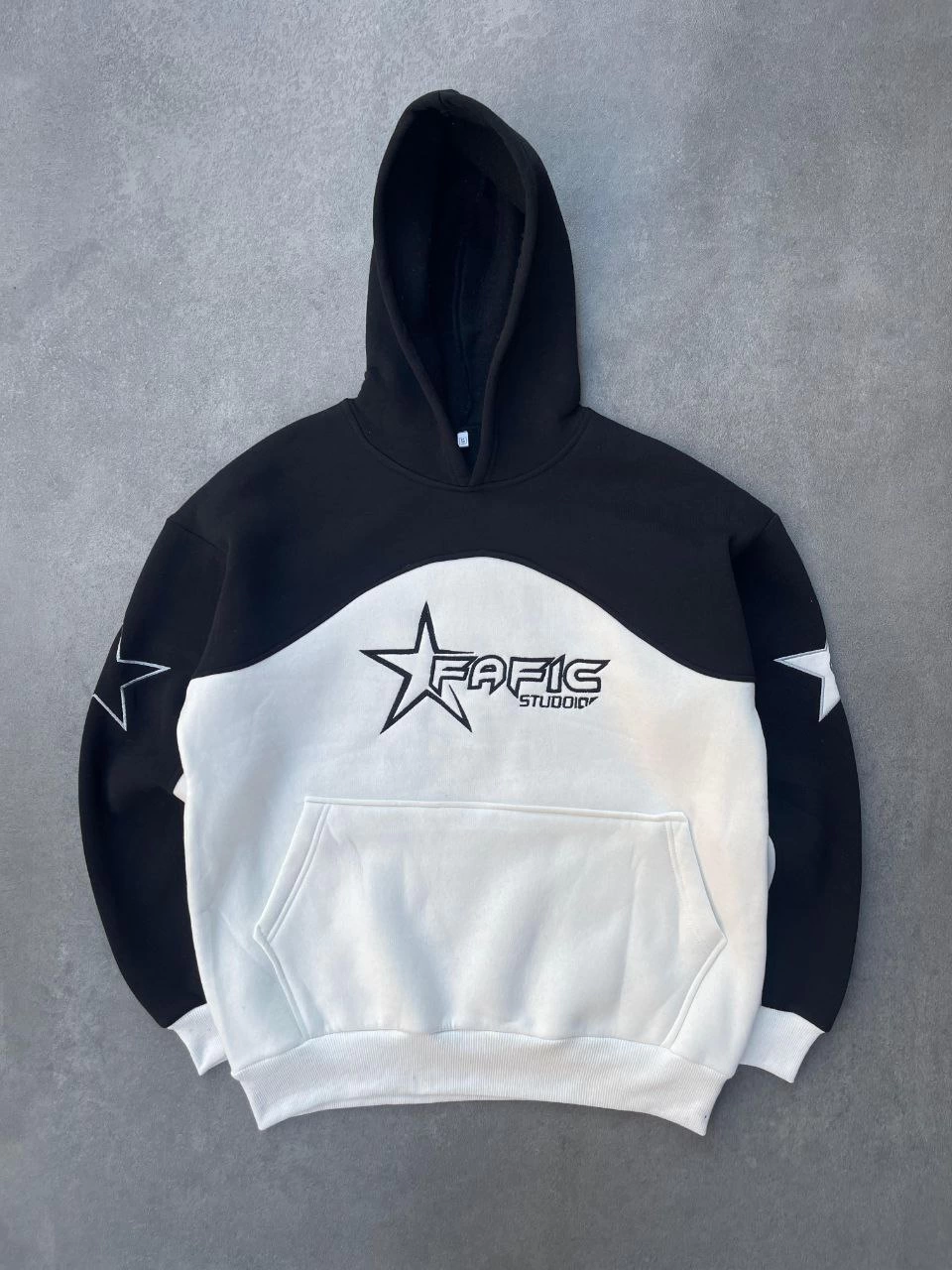 parcali-nakis-islemeli-kapsonlu-sweatshirt-siyah-13219858-sw960sh1280 Kadın 3 İplik Pamuklu Parçalı Nakış İşlemelı Kapüşonlu SweatShirt Hoodie - Siyah