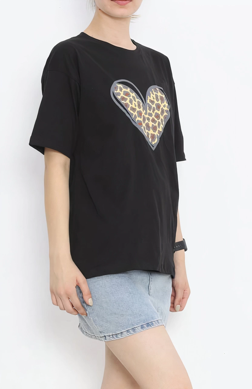 sevgililer-gunu-icin-ozel-tasarim-leopar-kalp-baskili-t-shirt-siyah-25295542-sw832sh1280 14 Şubat Sevgililer Günü Leopar Kalp Baskılı Oversize Bisiklet Yaka T-shirt - Siyah - Görsel 2