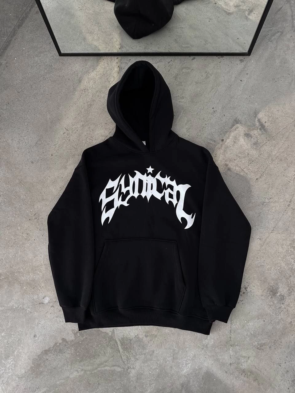uc-iplik-kapsonlu-baskili-oversize-sweatshirt-siyah-24036422-sw960sh1280 Kadın Kapüşonlu Kanguru Cepli Sweatshirt 3 İplik Pamuklu Baskılı Hoodie - Siyah