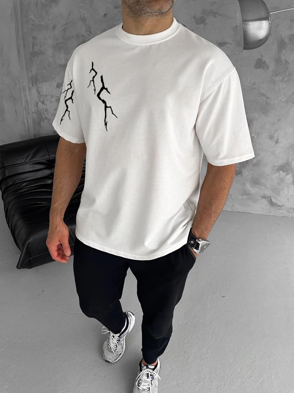 unisex-bisiklet-yaka-baskili-oversize-t-shirt-beyaz-26693278-sw960sh1280 Erkek Kısa Kol Tişört Bisiklet Yaka Yıldırım Baskılı Oversize T-Shirt - Beyaz