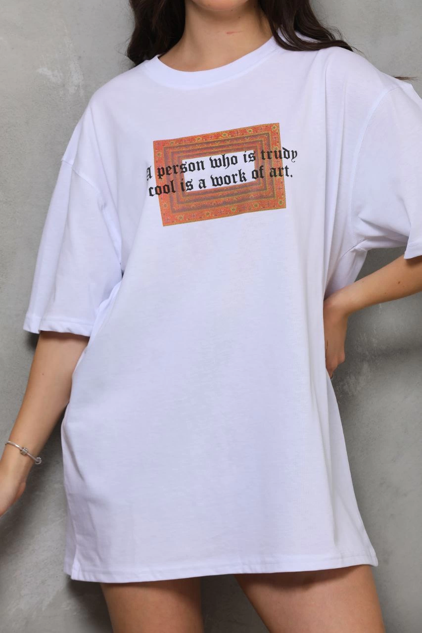 unisex-bisiklet-yaka-baskili-oversize-t-shirt-beyaz-54976984-sw853sh1280 Kadın Baskılı T-Shirt Kısa Kol Bisiklet Yaka Oversize Rahat Kalıp Tişört - Beyaz - Görsel 2