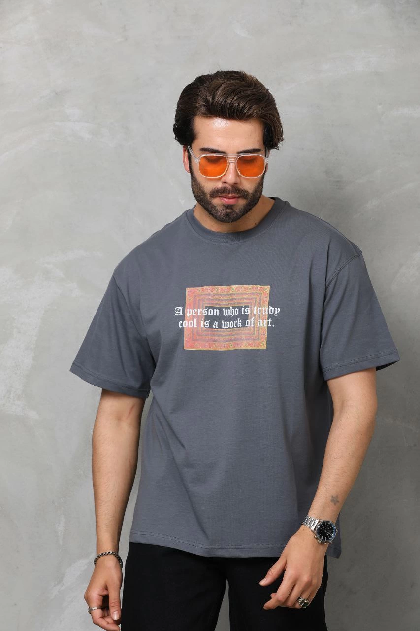 unisex-bisiklet-yaka-baskili-oversize-t-shirt-fume-50082071-sw853sh1280 Erkek Baskılı T-Shirt Kısa Kol Bisiklet Yaka Regular Fit Rahat Kalıp Tişört - Füme