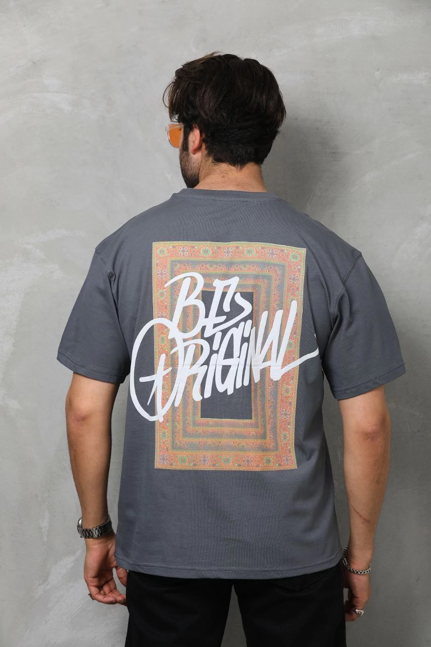 unisex-bisiklet-yaka-baskili-oversize-t-shirt-fume-67563489-sw853sh1280 Erkek Baskılı T-Shirt Kısa Kol Bisiklet Yaka Regular Fit Rahat Kalıp Tişört - Füme - Görsel 2