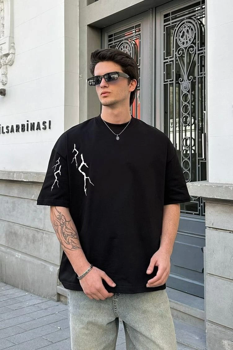 unisex-bisiklet-yaka-baskili-oversize-t-shirt-siyah-41511462-sw752sh1128 Erkek Kısa Kol Tişört Bisiklet Yaka Yıldırım Baskılı Oversize T-Shirt - Siyah