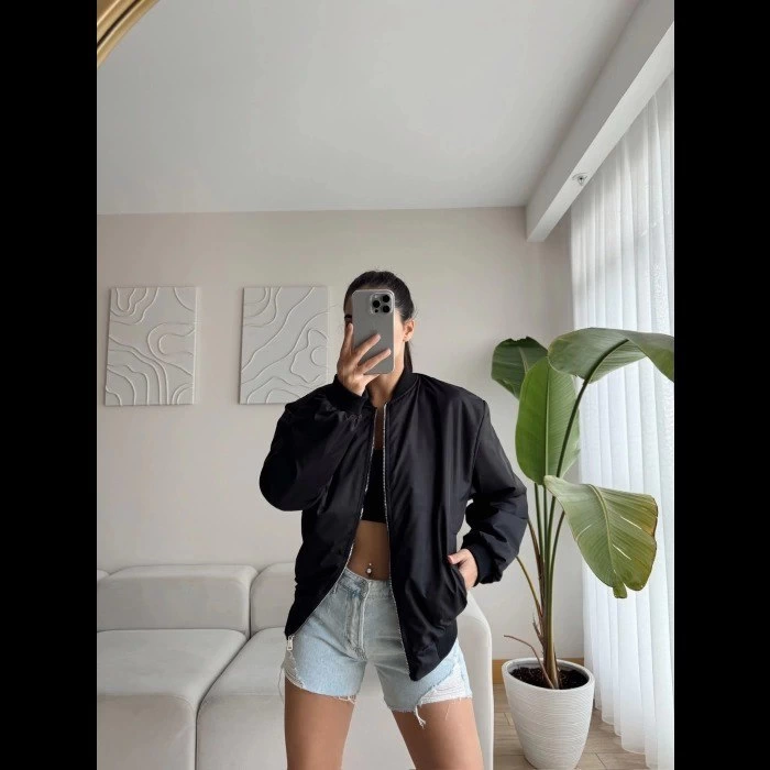 unisex-ici-astarli-duz-bomber-ceket-siyah-29545658-sw700sh700 Kadın Siyah Bomber Mont Oversize Kalıp Fermuarlı Cepli - Siyah - Görsel 2