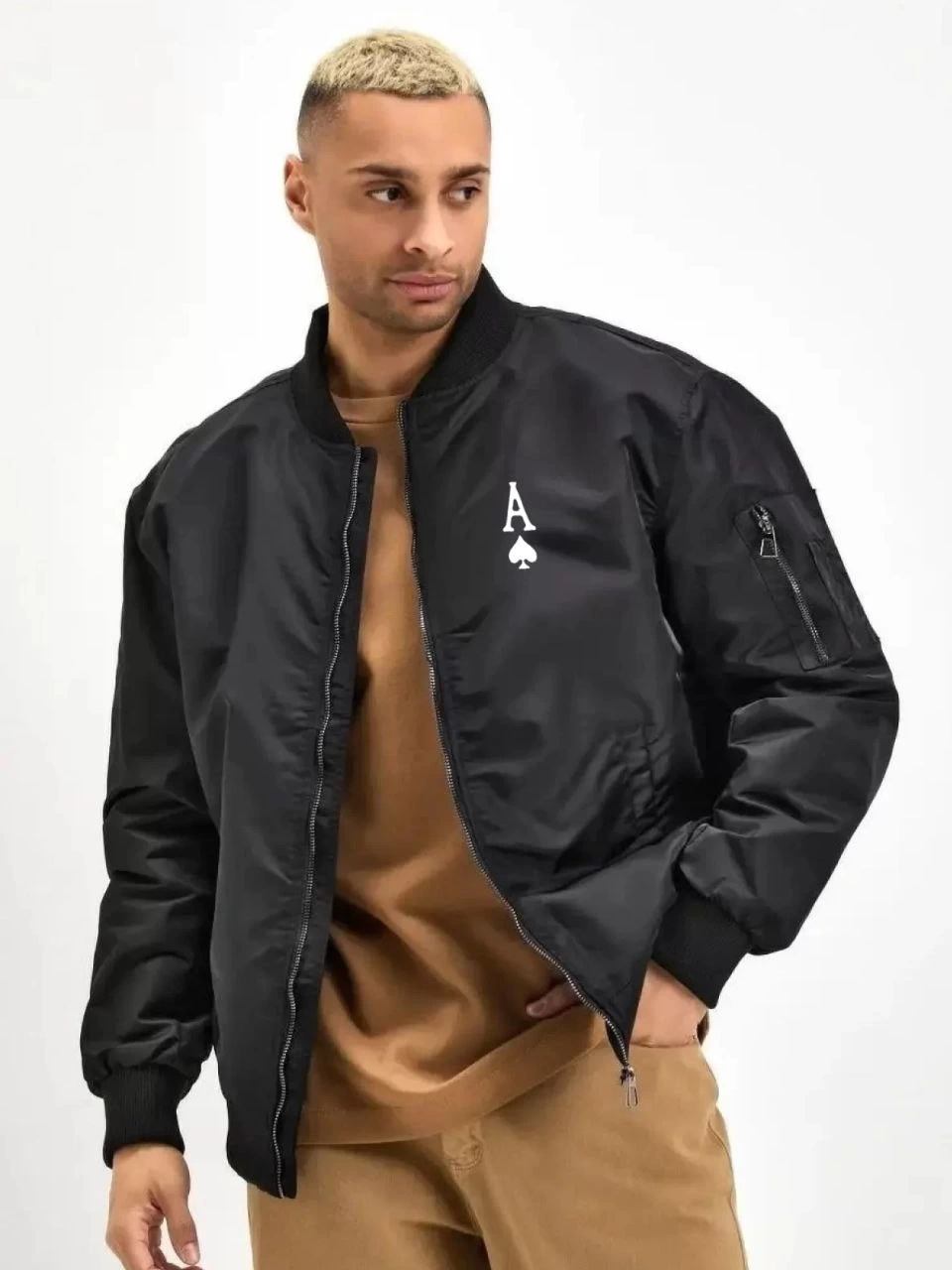 unisex-uzun-kol-baskili-bomber-ceket-siyah-91410323-sw960sh1280 Erkek Bomber Mont Siyah Maça Ası Baskılı Fermuarlı Cepli Kapitone Astarlı Kış Mont - Siyah - Görsel 2