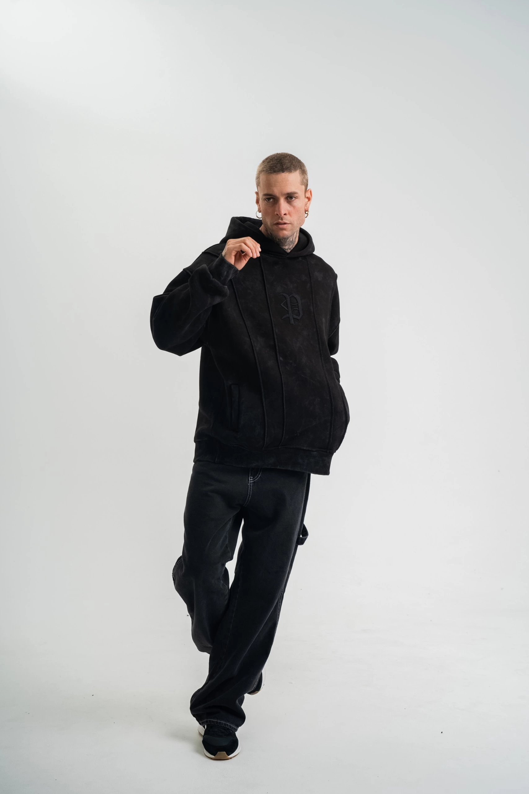 unisex-uzun-kol-kapsonlu-yikamali-nakisli-sweatshirt-siyah-64522571-sw1706sh2560 ERKEK 3 iplik Pamuklu Kapüşonlu Yıkamalı Nakışlı Hoodie SweatShirt - Siyah - Görsel 2