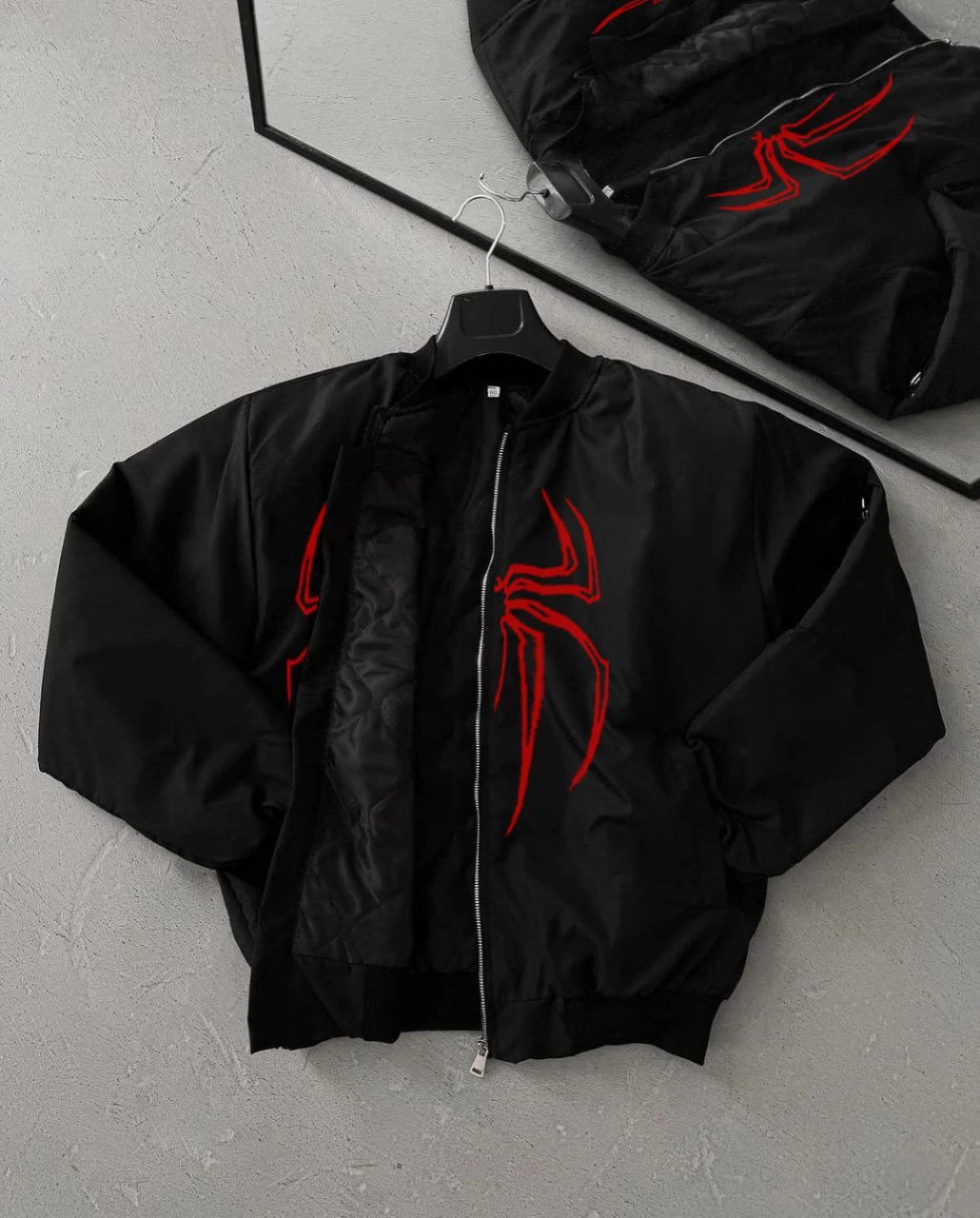 unisex-uzun-kol-orumcek-baskili-bomber-ceket-siyah-1055726-sw1030sh1280 ERKEK Örümcek Desenli Siyah Bomber Mont Fermuarlı Cepli, Kapitone Astarlı, Ceket Modeli - Siyah