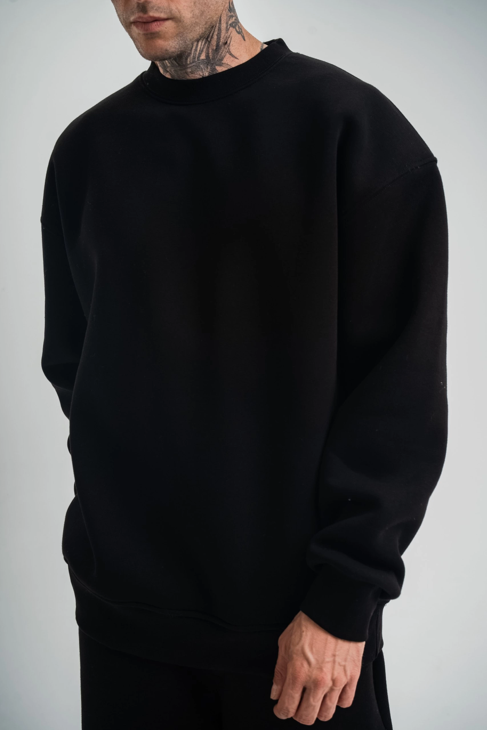 uzun-kol-bisiklet-yaka-basic-sweatshirt-siyah-57595314-sw1706sh2560 Erkek Uzun Kol Bisiklet Yaka 3 iplik Pamuklu Kışlık SweatShirt - Siyah