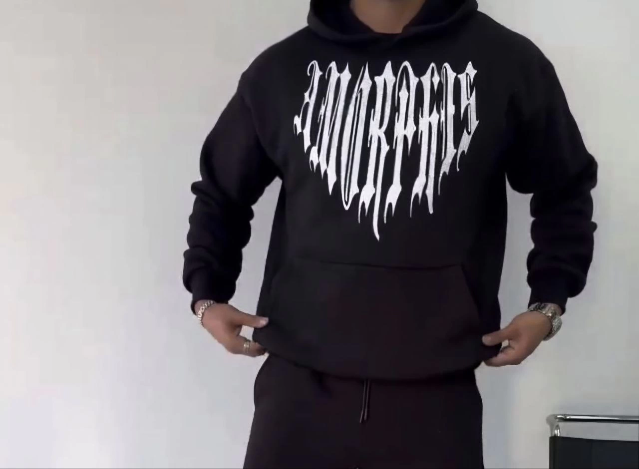 uzun-kol-kapsonlu-baskili-sweatshirt-siyah-22330833-sw1280sh940 Erkek Kapüşonlu Kanguru Cepli Sweatshirt 3 İplik Pamuklu Baskılı Hoodie - Siyah