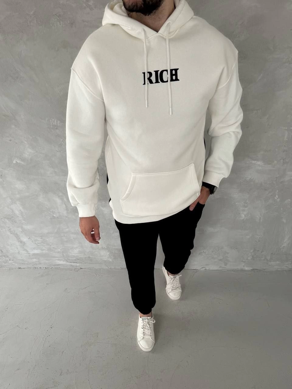 uzun-kol-kapsonlu-gogus-baskili-sweatshirt-beyaz-17114737-sw960sh1279 Erkek Kapüşonlu Kanguru Cepli Sweatshirt 3 İplik Pamuklu Baskılı Hoodie - Beyaz