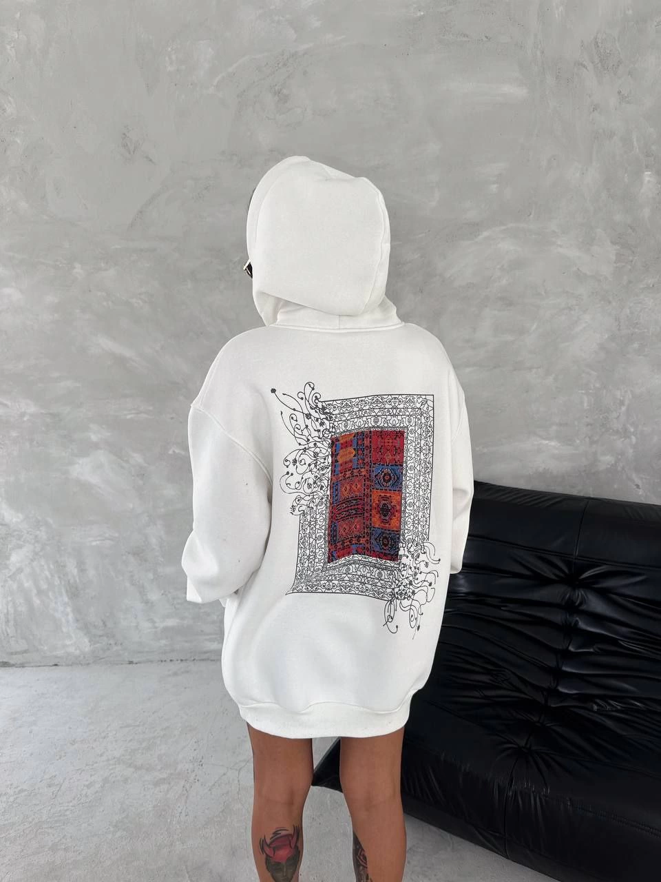 uzun-kol-kapsonlu-on-ve-arka-baskili-sweatshirt-beyaz-35335717-sw960sh1280 Kadın Kapüşonlu Kanguru Cepli Sweatshirt 3 İplik Pamuklu Baskılı Hoodie - Beyaz