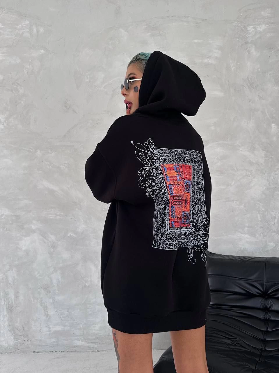 uzun-kol-kapsonlu-on-ve-arka-baskili-sweatshirt-siyah-86954488-sw959sh1280 Kadın Kapüşonlu Kanguru Cepli Sweatshirt 3 İplik Pamuklu Baskılı Hoodie - Siyah