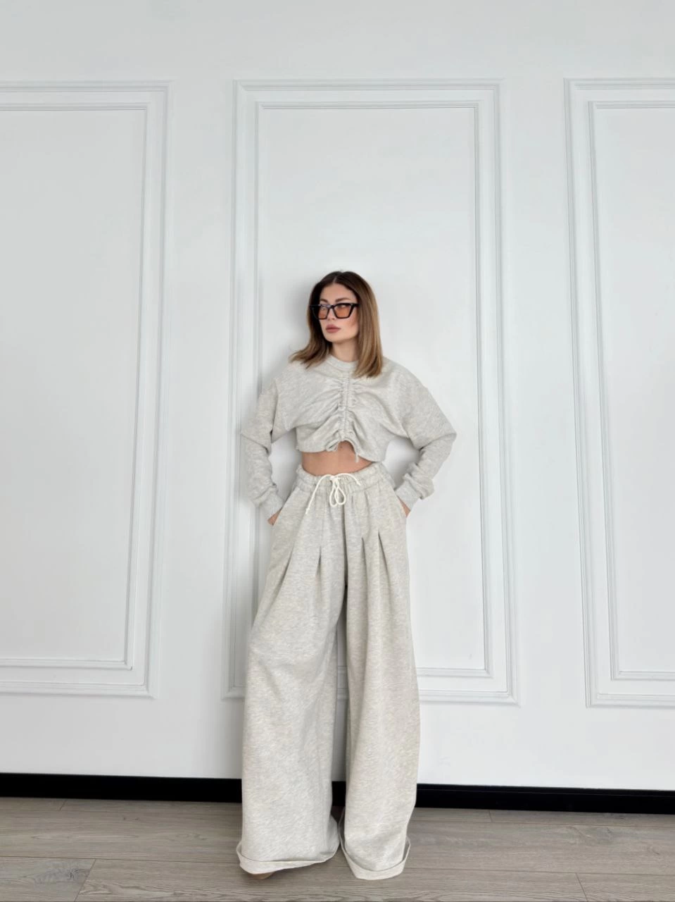 uzun-kollu-badi-ve-pantolon-ikili-takim-gri-40578076-sw959sh1280 Kadın Uzun Kollu Önü İp Büzgülü Crop ve Pantolon İkili Alt-Üst Takım - Gri
